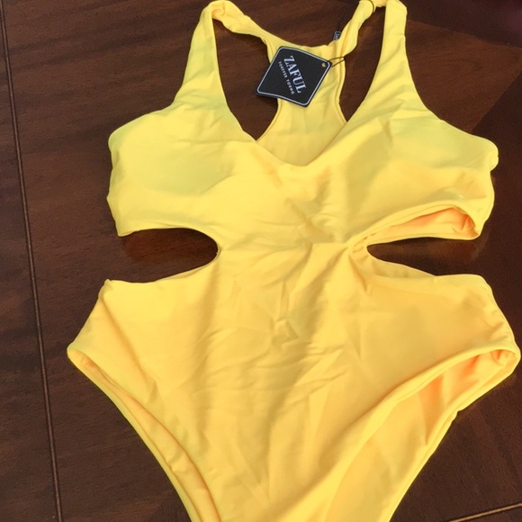 One Piece Bikini - Picture 3 of 4